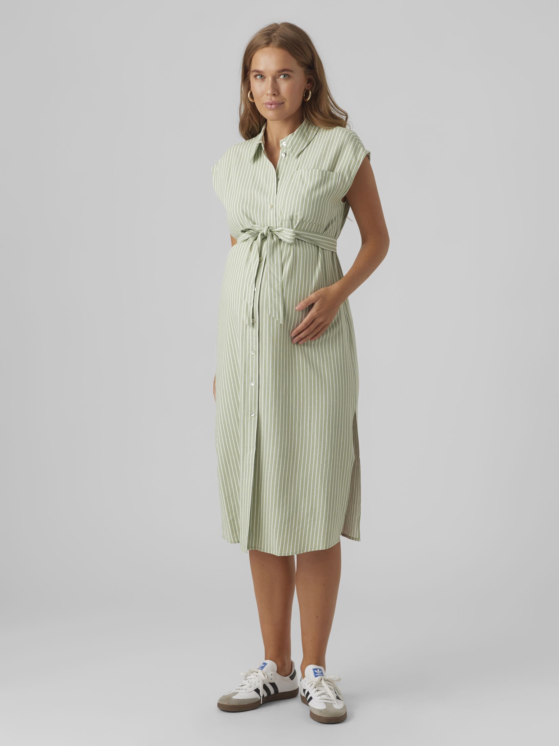 VMMMYMILO ROBE DE MATERNITE ROBE CHEMISE de Vero Moda Maternity Verte The Founded
