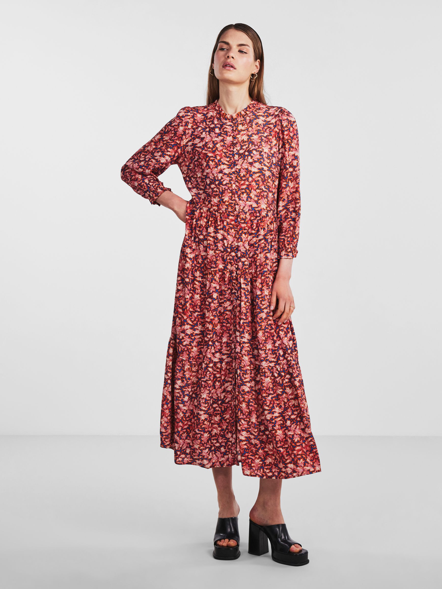 YASFREYA ROBE LONGUE de YAS Bleu The Founded