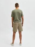 Selected COMFORT FIT SHORTS, Chinchilla, highres - 16083844_Chinchilla_004.jpg