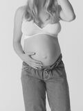 Mama.licious MATERNITY-JEANS LOOSE FIT MATERNITY JEANS, Medium Blue Denim, highres - 20020270_MediumBlueDenim_004.jpg